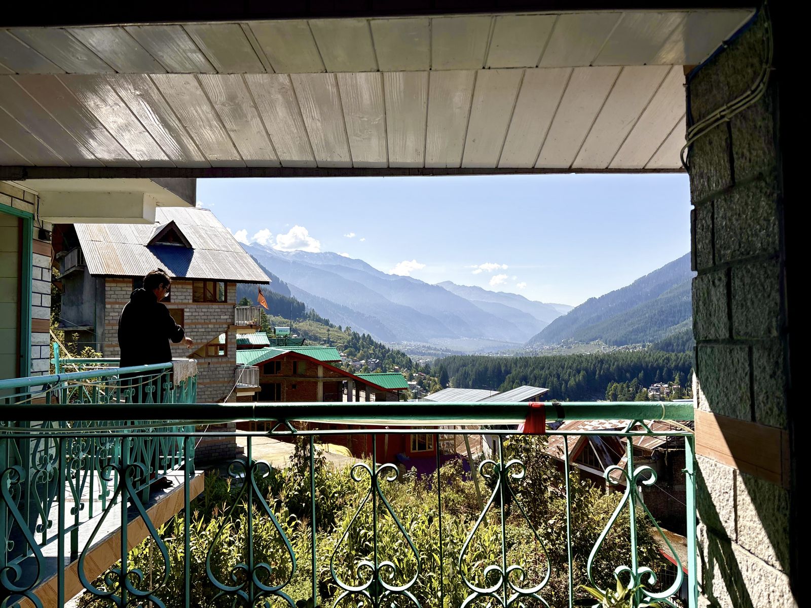 Balcony view over the Manali valley from Misfits